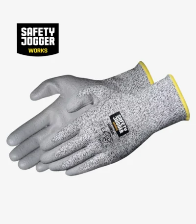 Safety Jogger Shield 4X43C cut resistant gloves with Safety Jogger branding and EN 388 label.